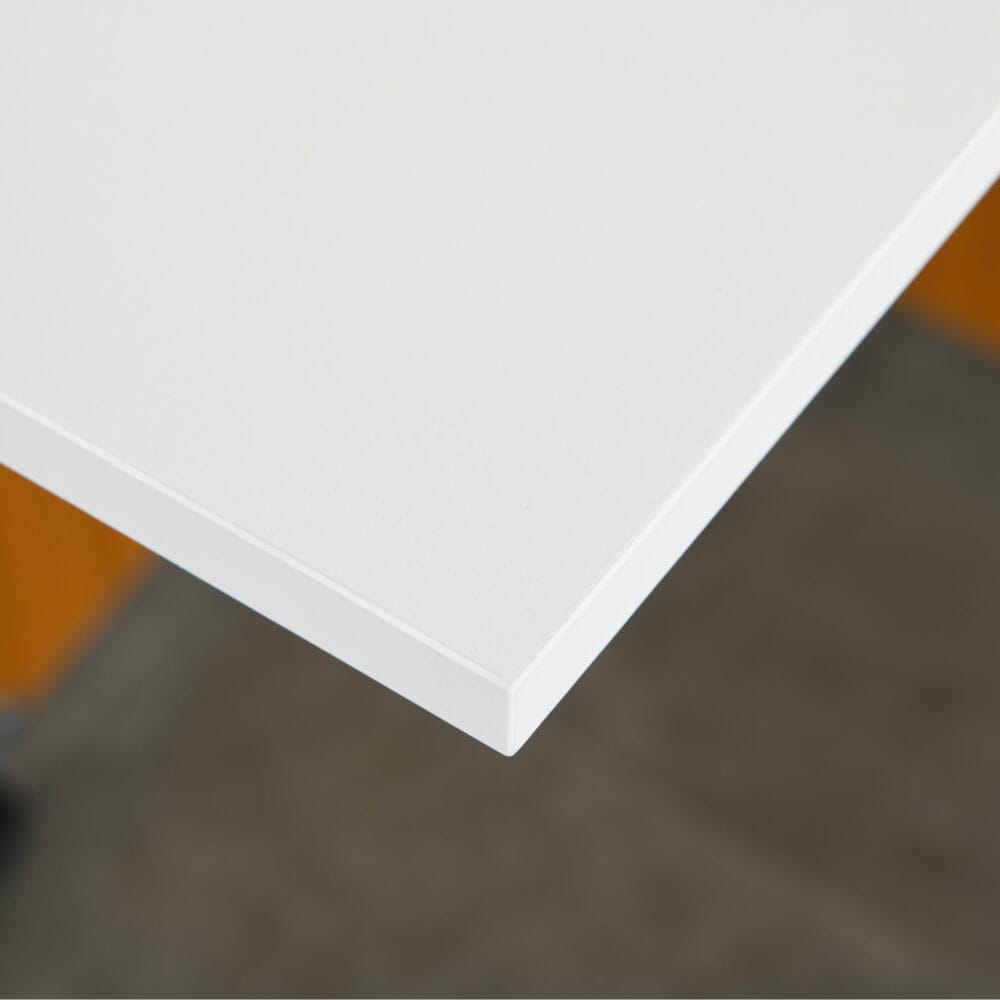 Klapptisch mit Rollen klappbare Arbeitsplatte Beistelltisch Weiss – Produktfoto zeigt modernes Design, hochwertige Materialien und funktionale Eigenschaften ideal für Wohn- oder Arbeitsbereiche. Perfekt als Einrichtungsinspiration oder zur Produktpräsentation in einem Onlineshop.