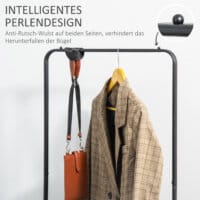 Ein schwarzer Kleiderständer auf Rollen mit Kleiderstange und Schuhablage, belastbar bis 16kg.