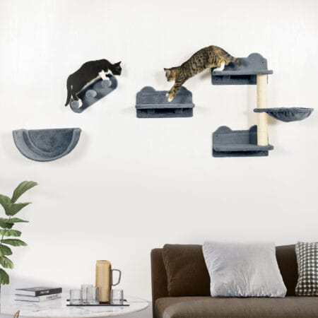 Graue 4-teilige Kletterwand mit Hängematte, geeignet für Katzen bis 5kg, schafft einen spannenden Kletterparcours.