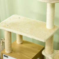Beiger Kratzbaum aus Holz mit Hängebett, 141.5cm hoch, ein stilvolles und bequemes Möbelstück für Katzen.