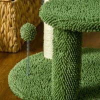 Grüner Kratzbaum im Kaktus-Design mit Spielball, 111cm hoch, ein origineller Blickfang und ideal zum Krallenwetzen.