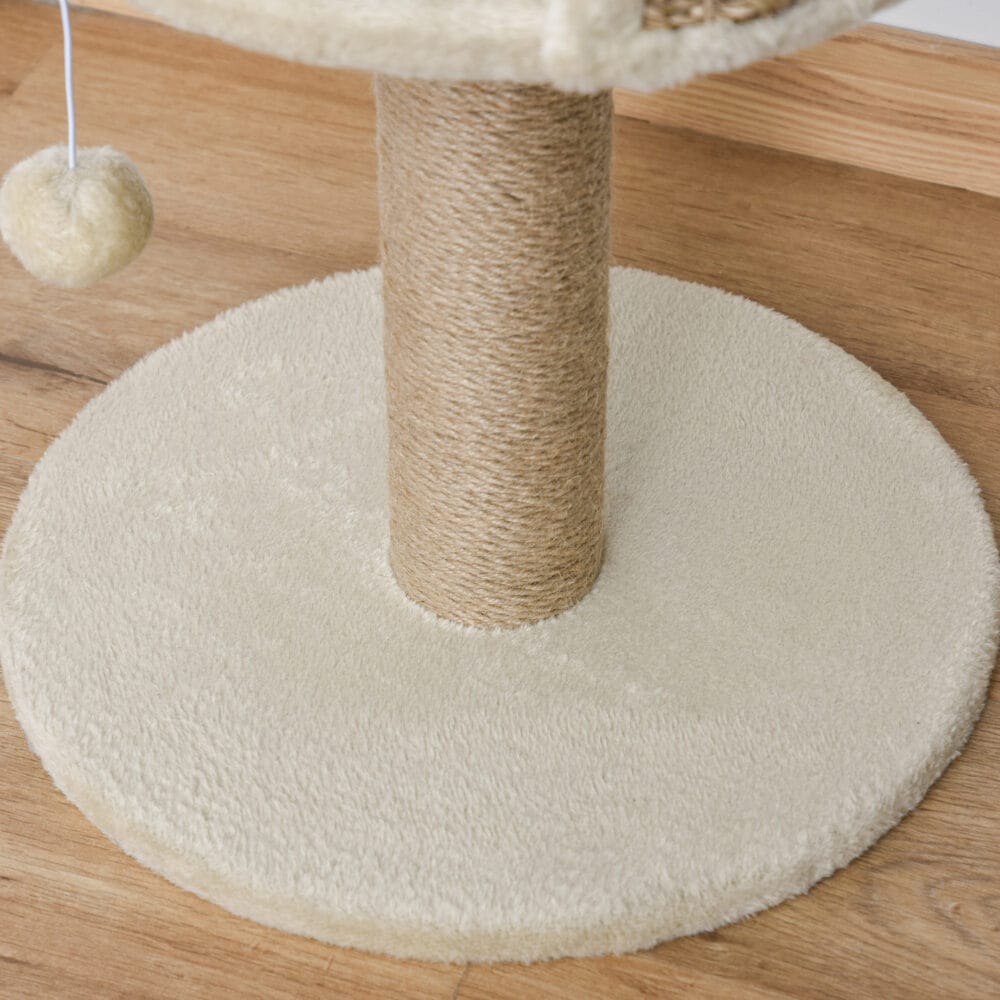 Cremeweisser Kratzbaum für kleine Katzen mit integriertem Spielball, 49cm hoch, ideal für erste Klettererfahrungen.