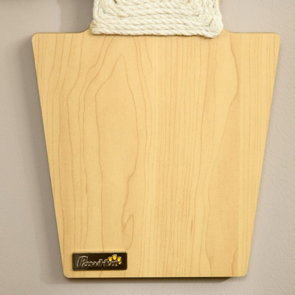 Weiss-grünes 2er-Set Kratzmatten im Kakteen-Design aus Juteseil, ideal zum Schutz von Möbeln und zur Krallenpflege.