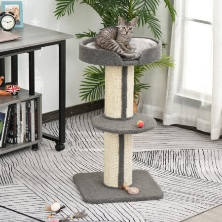 Graue stabile Kratzsäulen für Katzen mit integrierter Plattform, ideal zum Krallenwetzen und Klettern.