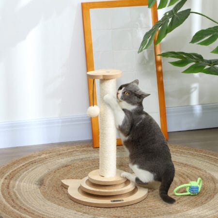 Sisal-Kratzstamm mit Kugelbahn und Spielball, 4-in-1 Design, bietet vielfältige Beschäftigungsmöglichkeiten für Katzen.