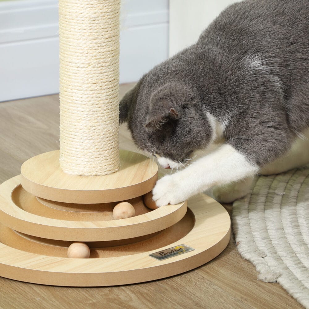 Sisal-Kratzstamm mit Kugelbahn und Spielball, 4-in-1 Design, bietet vielfältige Beschäftigungsmöglichkeiten für Katzen.