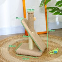 Cremeweisser Sisal-Kratzstamm mit Spielball, 54cm hoch, ideal für kleine Katzen und zum Krallenwetzen.