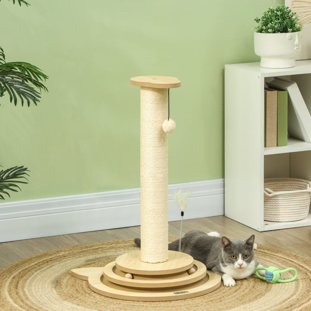 Eichenfarbener 4-in-1 Sisal-Kratzstamm mit Spielball, 69cm hoch, ein vielseitiges Spiel- und Kratzmöbel.