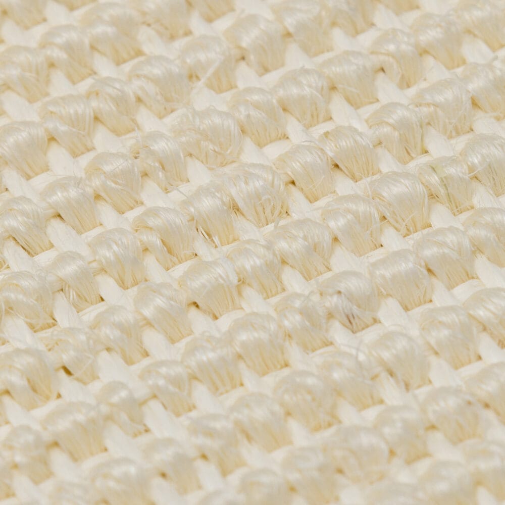 Eichenfarbener 3-in-1 Sisal-Kratzstamm mit Spielball, 87cm hoch, kombiniert Kratzfläche und Spielspass.