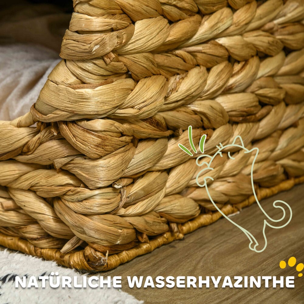 Hellbraune Kratztonne mit zwei Höhlen aus Wasserhyazinthe, 55cm hoch, bietet Komfort und Kratzmöglichkeiten.