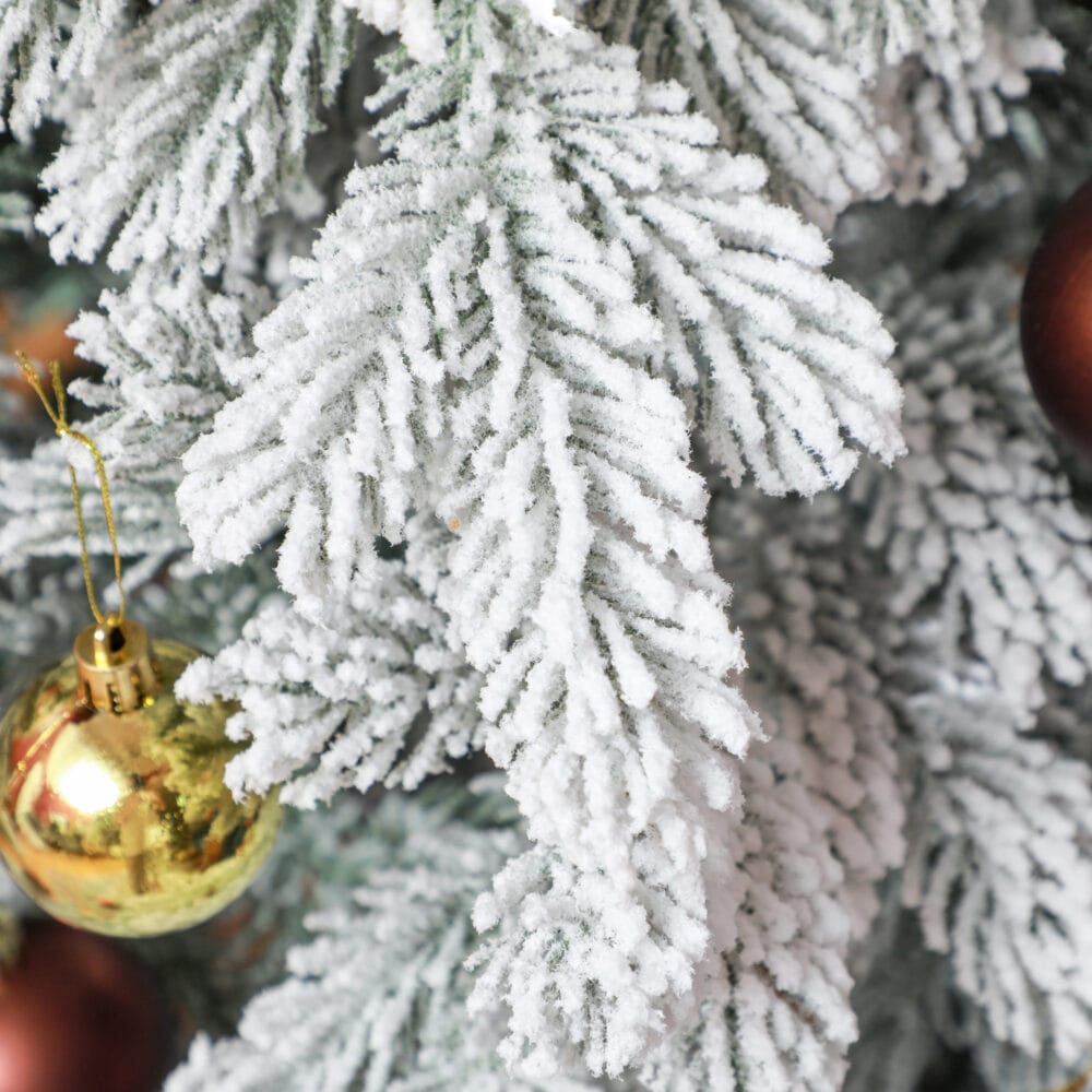 Künstlicher Weihnachtsbaum Christbaum 180cm 1321 Spitzen mit Kunstschnee