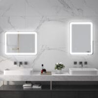 Silberner LED Badspiegel 50x70cm mit Touch-Schalter und Anti-Beschlag-Funktion