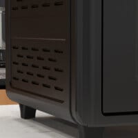 Ein schwarzer Minibackofen und Umluftofen mit 30 Litern Fassungsvermögen, Heissluftfunktion und Temperaturbereich 90-230 Grad Celsius.