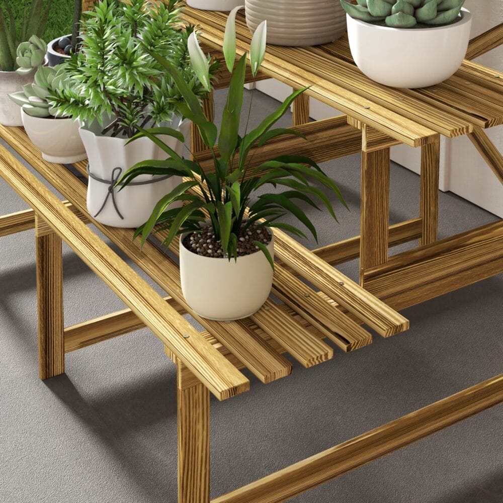 Pflanzentreppe aus Tannenholz mit 3 Stufen, Maße 120x80x78 cm.