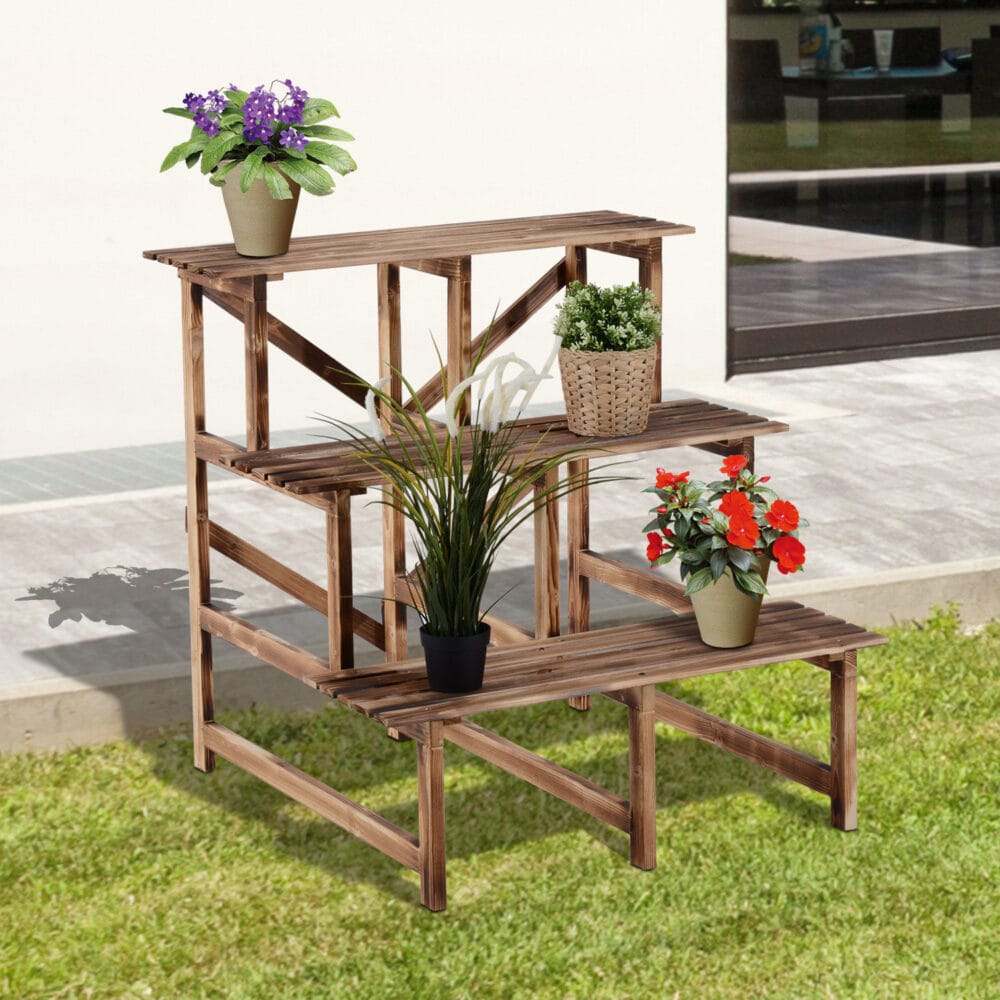 Pflanzentreppe aus Tannenholz mit 3 Stufen, Maße 80x80x78 cm.