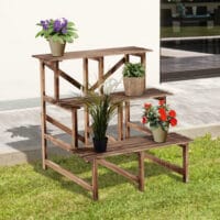 Pflanzentreppe aus Tannenholz mit 3 Stufen, Maße 80x80x78 cm.