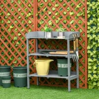 Pflanztisch mit robuster Metall-Arbeitsfläche für Balkon und Garten.