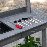Pflanztisch mit Schublade, Waschbecken und Rollen, Farbe Grau.