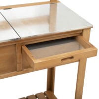 Wetterfester Pflanztisch mit verzinkter Arbeitsplatte, pflegeleicht.