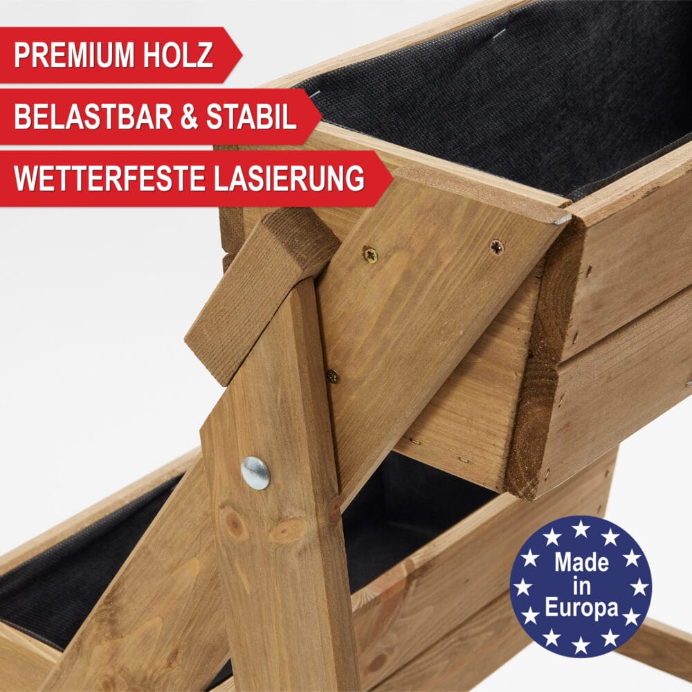 Drei-stufige Pflanztreppe aus Holz für Pflanzen oder Dekoration.
