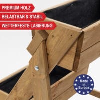 Drei-stufige Pflanztreppe aus Holz für Pflanzen oder Dekoration.