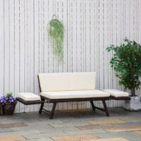 Braunes, klappbares Polyrattan-Gartensofa für zwei Personen.