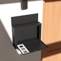 Ein schwarzer Postkasten und Briefkasten aus Metall mit Zeitungsfach, Maße 365x115x29cm.
