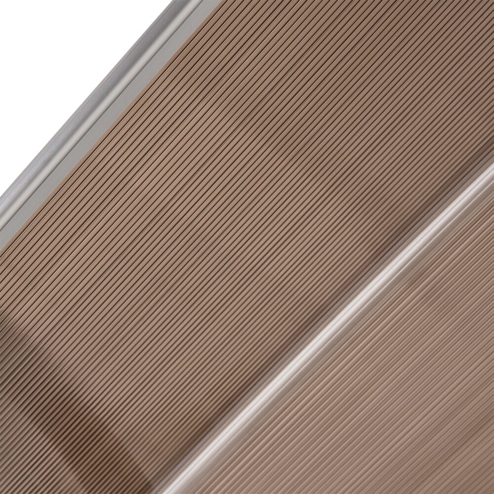 Braunes Pultvordach aus Polycarbonat mit UV-Schutz, 75x195x23cm, bietet Schutz vor Regen und Sonne über Türen und Fenstern.