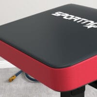 Schwarzer höhenverstellbarer Rückentrainer, ein vielseitiges Fitnessgerät, das auch als Bauchtrainer genutzt werden kann.