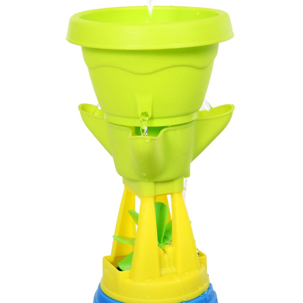 Bunter Sandkasten, der auch als Wasserspieltisch genutzt werden kann. Ein vielseitiges Spielzeug für kreatives Spielen mit Sand und Wasser im Garten.