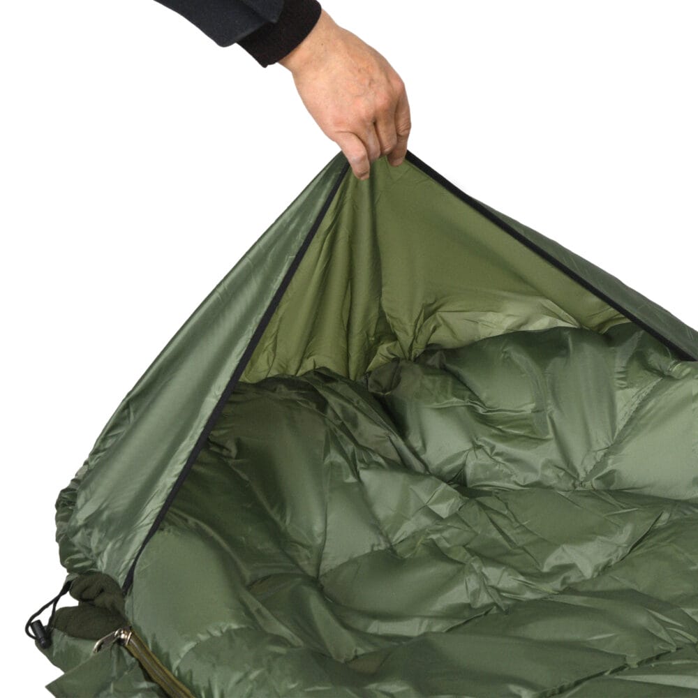 Schlafsack als Deckenschlafsack, klappbar für 3–4 Jahreszeiten, Farbe Grün.