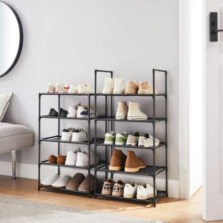Schuhregal mit zehn Etagen für eine grosse Schuhsammlung.