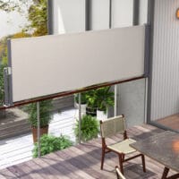 Hellgraue Seitenmarkise 300x100cm mit UV-Schutz und Windschutz.