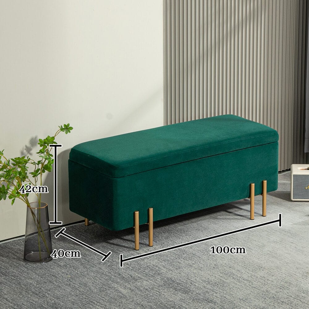 Grüne Polsterbank mit Stauraum und stabilen Gummiholzbeinen, Masse 100x40x42cm. Eine praktische und farbenfrohe Sitzlösung.