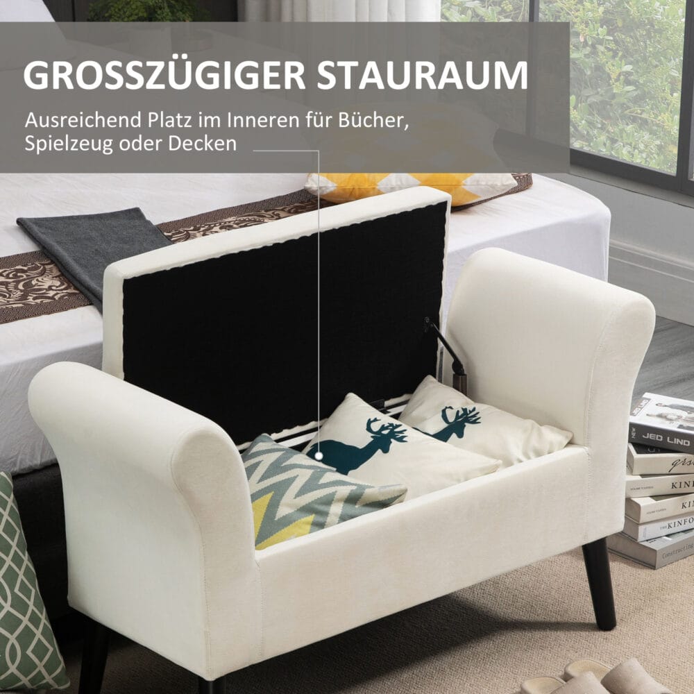 Cremeweisse Sitzbank mit Stauraum und bequemen Armlehnen, bezogen mit strapazierfähigem Polyester.