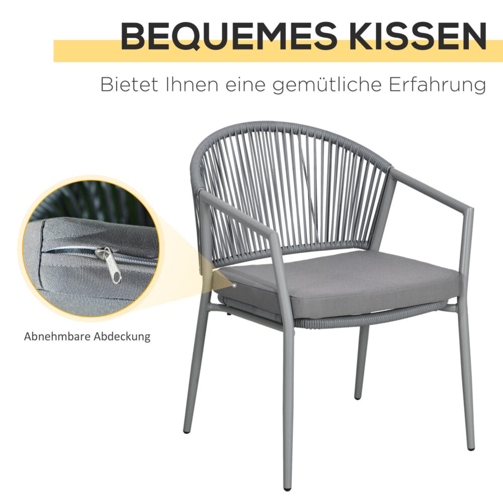 Graue Sitzgruppe mit zwei Sesseln und Couchtisch mit Stahlrahmen.