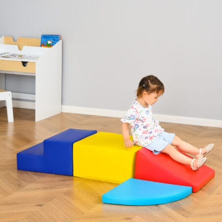 4-teiliges Set Softbausteine, ideal für Kinder von 12-36 Monaten. Weiche und sichere Bausteine für die motorische Entwicklung.