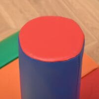 Bunte 7-teilige Softbausteine, ideal für das Kinderzimmer. Fördern die Kreativität und Motorik beim Bauen.