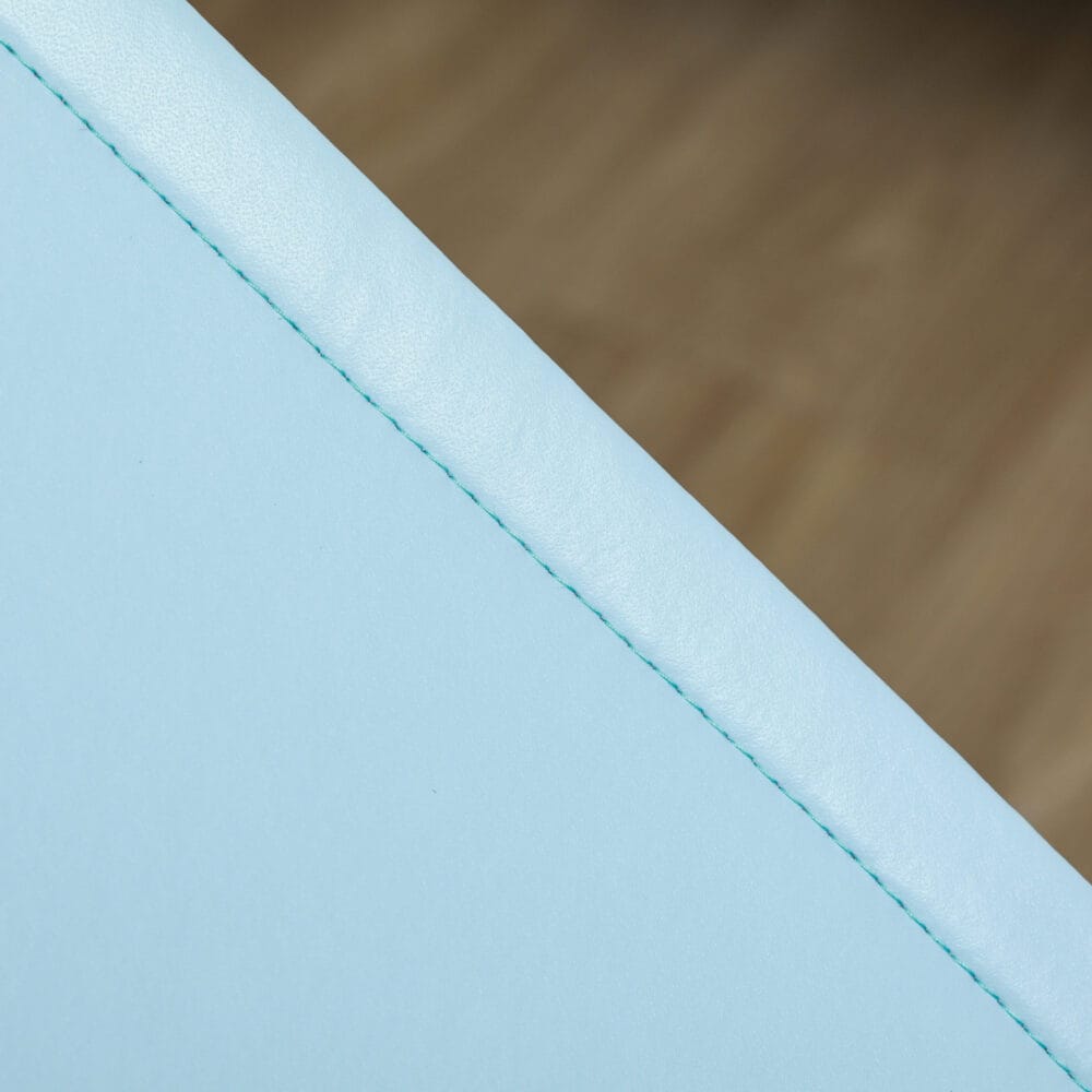 Bunte 11-teilige Softbausteine aus Kunstleder, ideal für Kinder von 1-3 Jahren. Weich und sicher zum Spielen und Bauen.