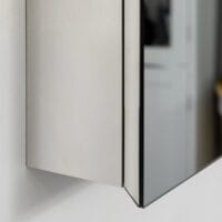 Silberner Spiegelschrank für das Bad 39x12x60cm aus Edelstahl mit 3 Ebenen