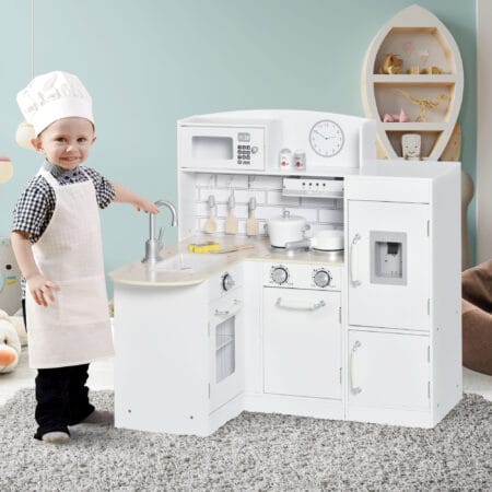 Weisse Spielküche für Kinder ab 3 Jahren, ausgestattet mit einem funktionsfähigen Wasserspender und einer Mikrowelle. Sie fördert Rollenspiele und Kreativität.