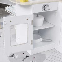 Weisse Spielküche für Kinder ab 3 Jahren, ausgestattet mit einem funktionsfähigen Wasserspender und einer Mikrowelle. Sie fördert Rollenspiele und Kreativität.