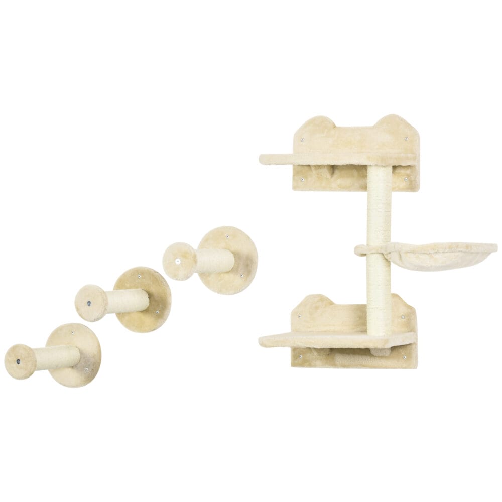 Beige-cremeweisser Sprungturm mit mehreren Kratzbäumen für Katzen, bietet vielfältige Kletter- und Kratzmöglichkeiten.