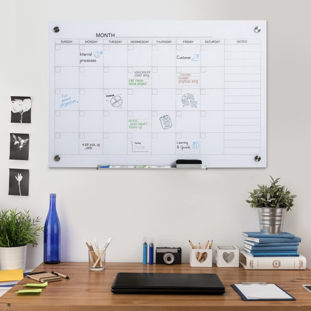 Stifthalter mit Zubehör 90x60cm – Produktfoto zeigt modernes Design, hochwertige Materialien und funktionale Eigenschaften ideal für Wohn- oder Arbeitsbereiche. Perfekt als Einrichtungsinspiration oder zur Produktpräsentation in einem Onlineshop.
