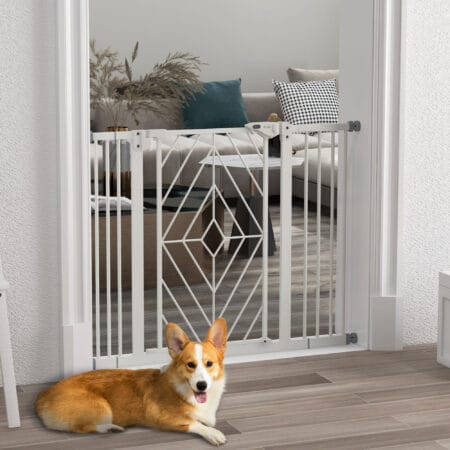 Weisses Treppenschutzgitter 74-100cm ohne Bohren, mit automatischer Schliessfunktion für maximale Sicherheit.