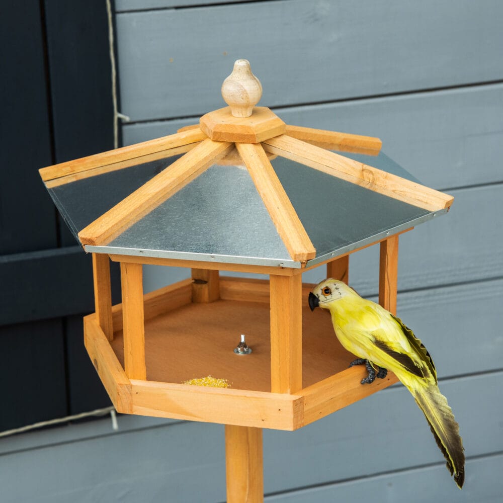 Vogelhaus (113x40x40cm) mit Zinkdach.