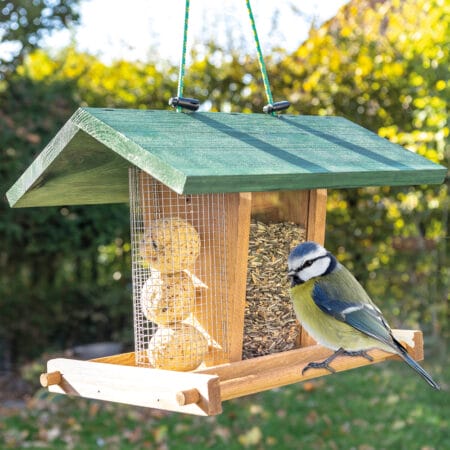 Wetterfestes Vogelhaus Futterküche aus Holz mit Dach zum Befüllen.
