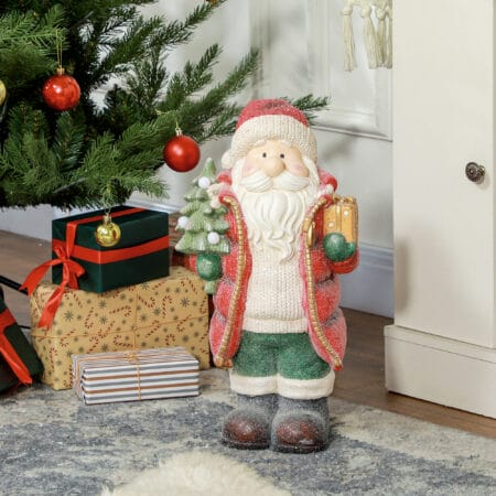 Weihnachtsdeko Weihnachtsmann Figur 50cm mit Baum & Geschenk LED