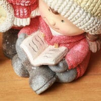 Weihnachtsdeko Wichtel Figur 45cm mit Buch & LED-Laterne In-/Outdoor